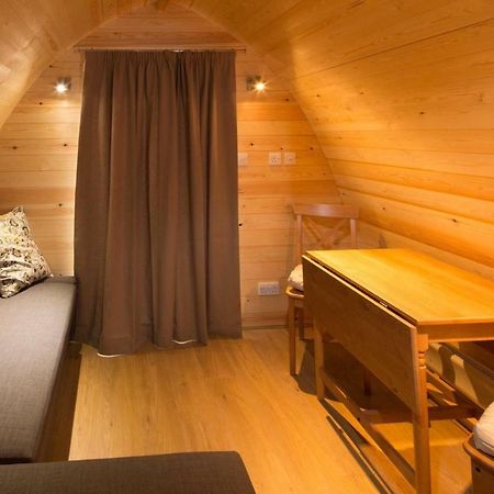Отель Buttercup Glamping Pod Челтенхам Экстерьер фото