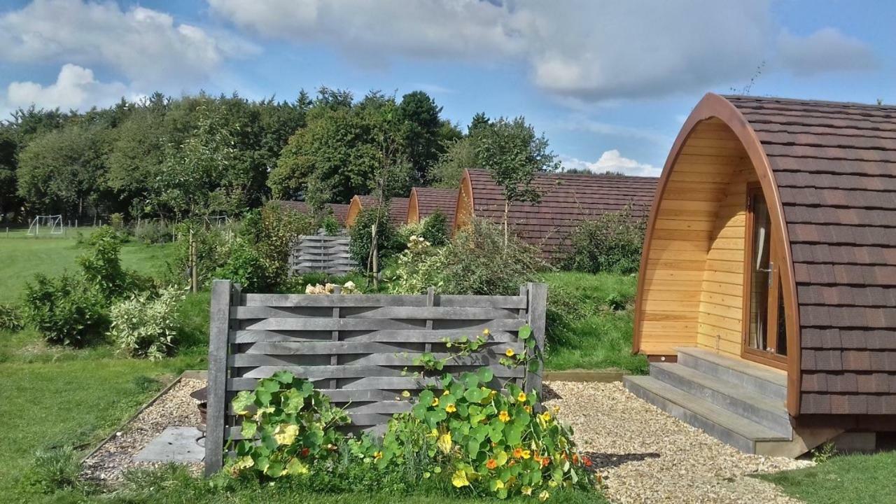 Отель Buttercup Glamping Pod Челтенхам Экстерьер фото