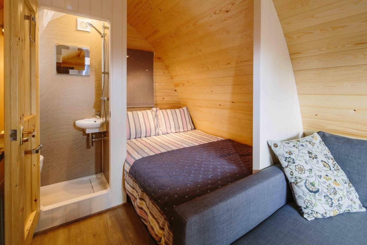 Отель Buttercup Glamping Pod Челтенхам Экстерьер фото